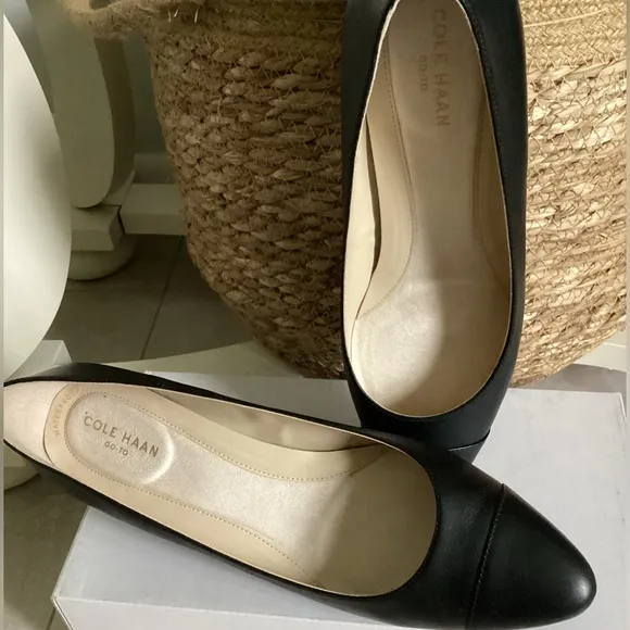 ⚜️ COLE HAAN Sz 9 heels The Go To block heel pumps NWOT