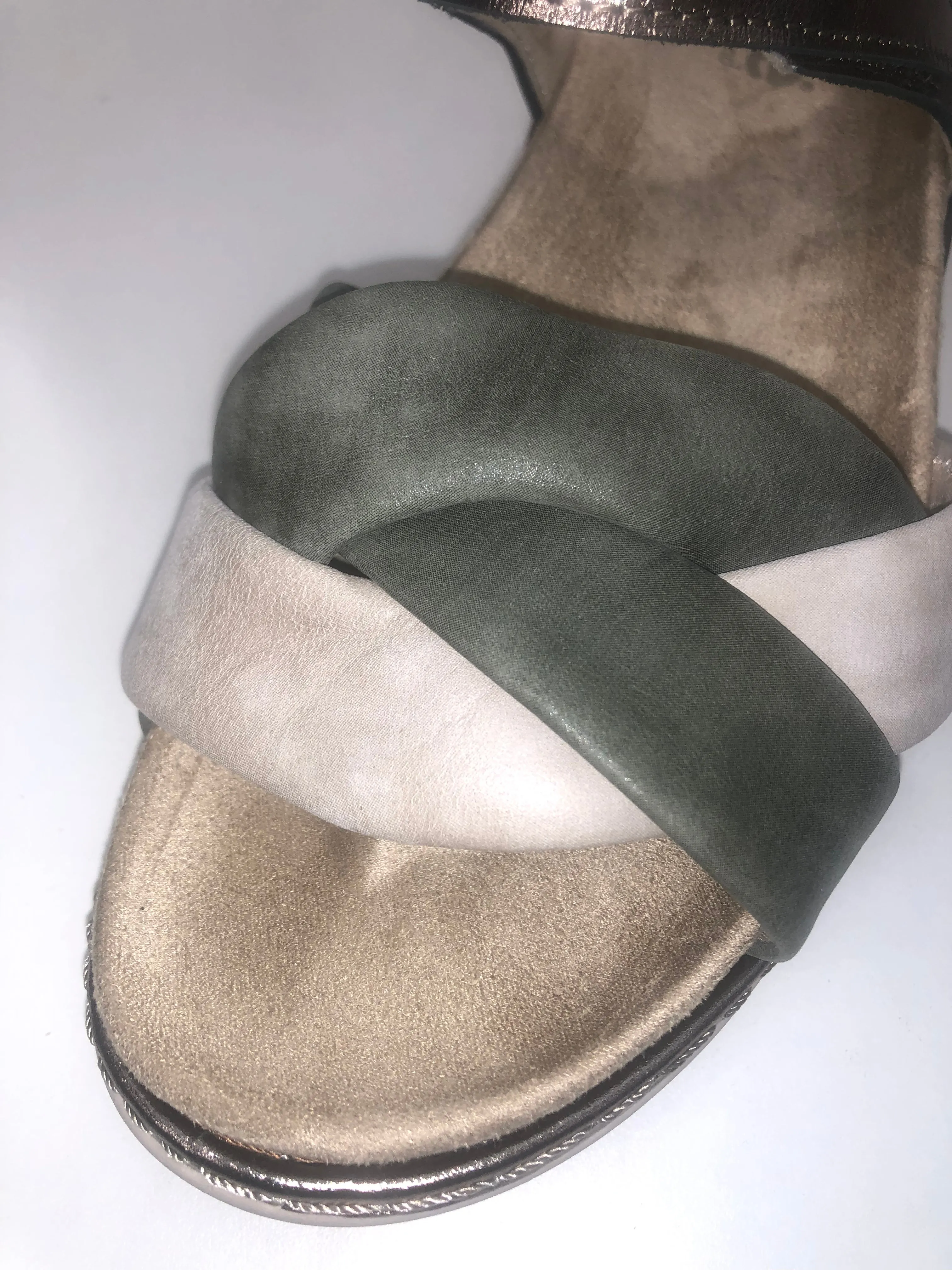 3313 BEIG GREEN