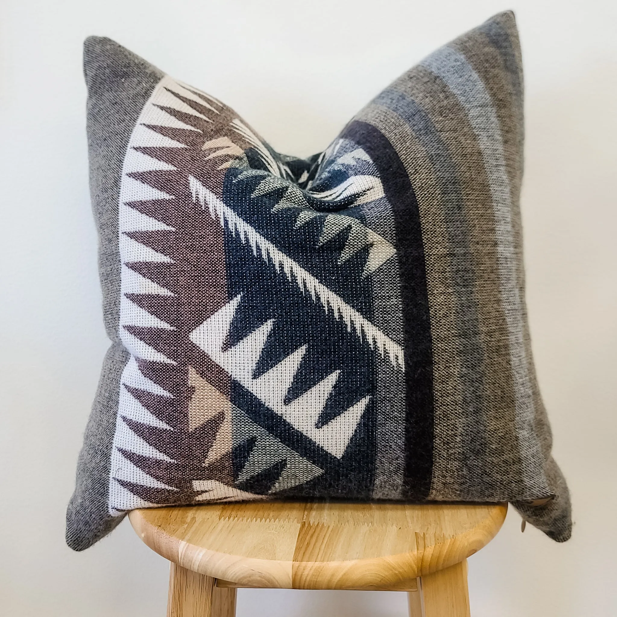 Guayaquil Grey Pillow Cover