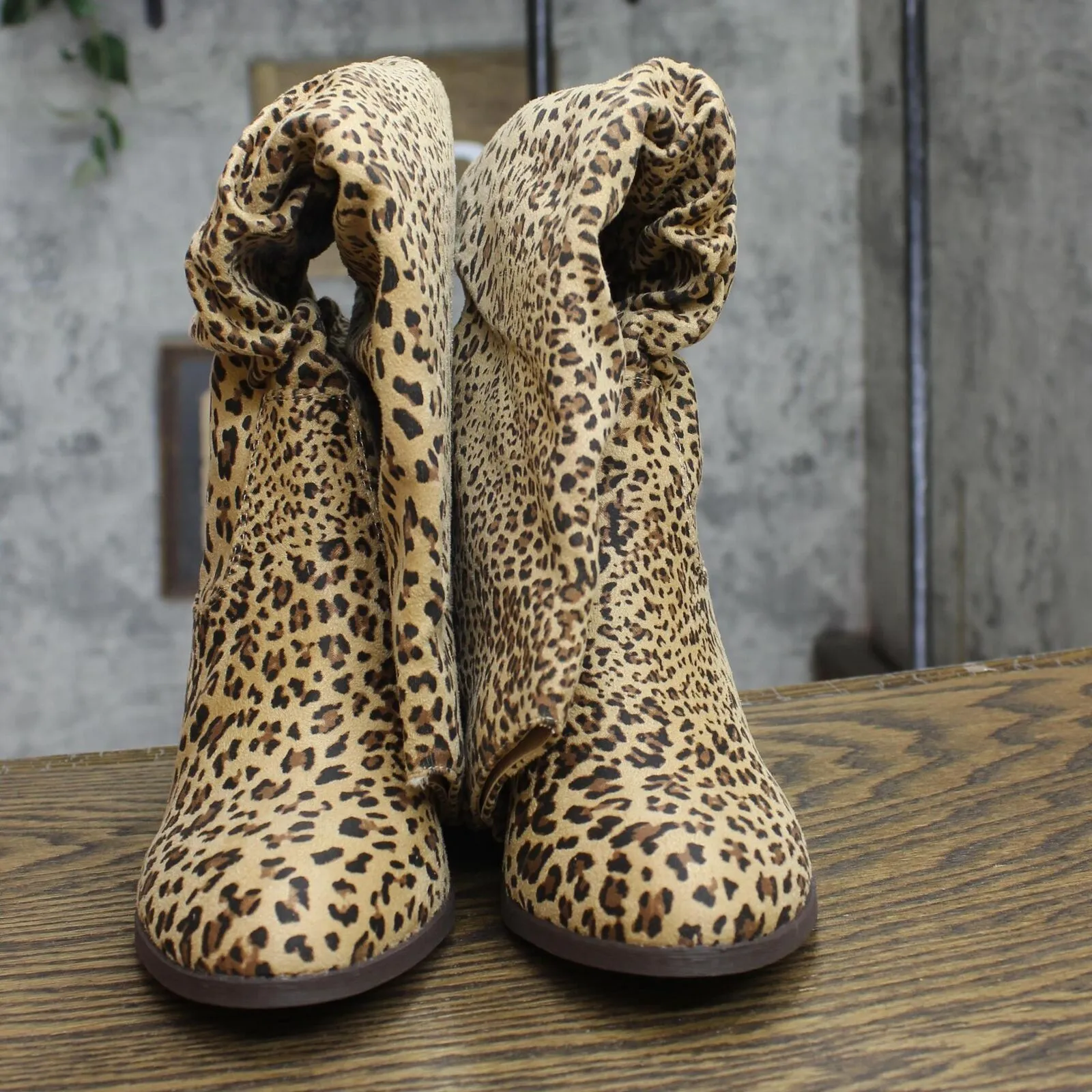 Journee Collection Aneil Wide Stacked Heel Knee High Boots Leopard Brown 6.5W