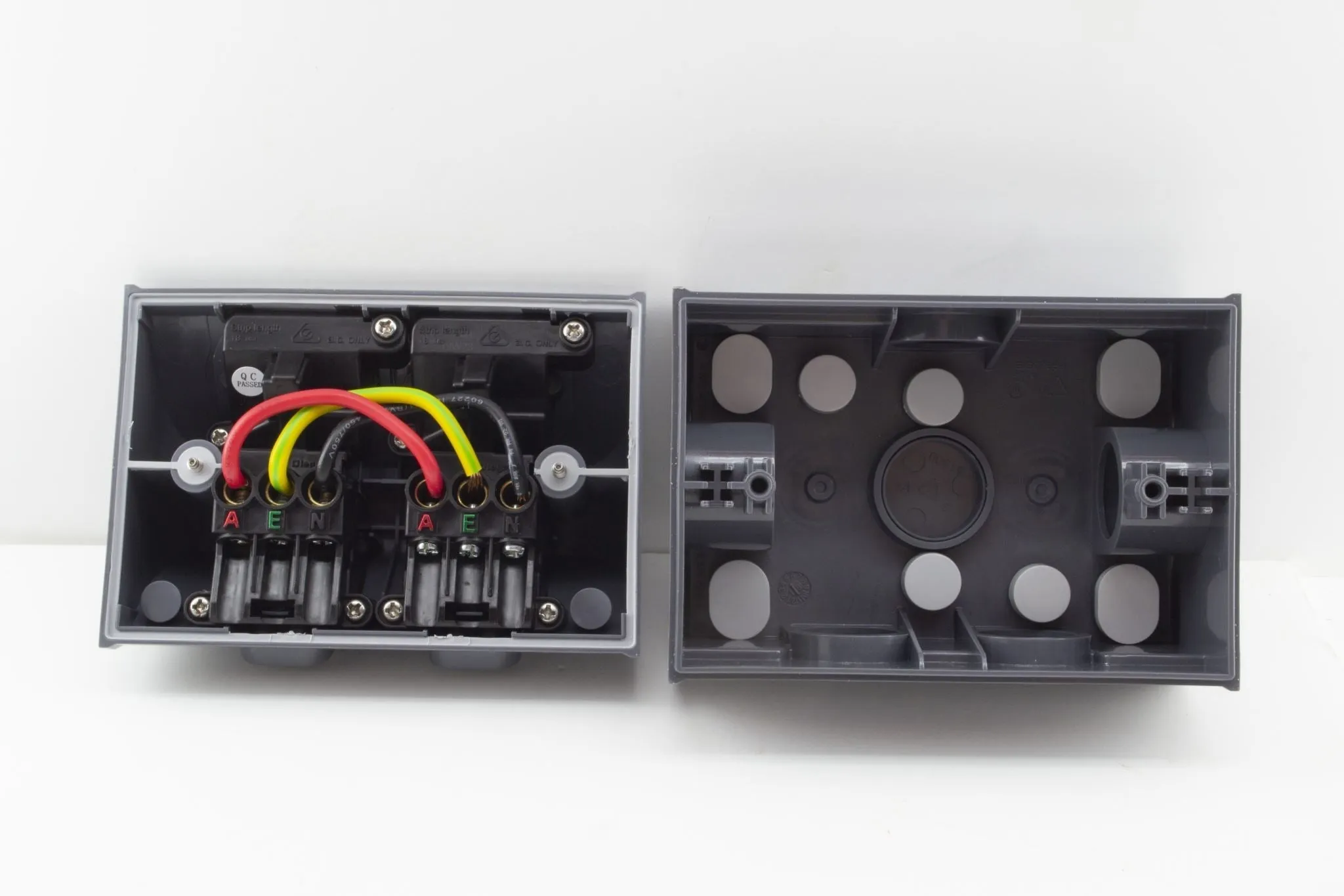 Legrand Double Exterior PP 15A Dual Wiring