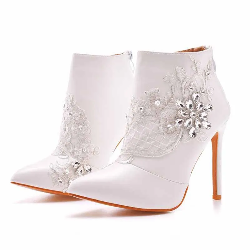 Women's Wedding Boots Lace Flowers Closed Toes High Heels Ankle Boots