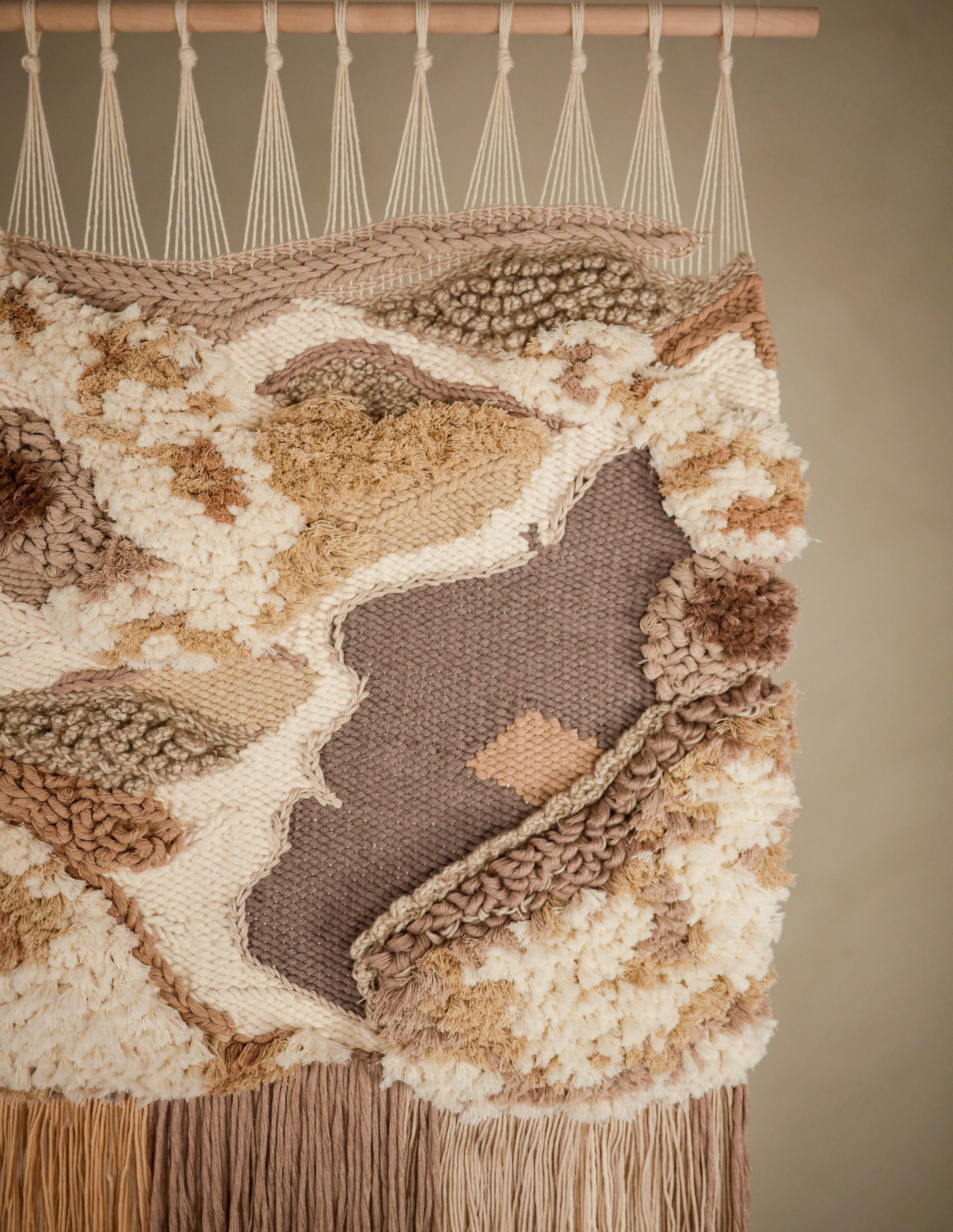 Woven tapestry, "Do you see me?"